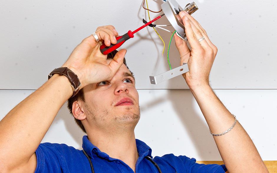 recherche électricien bâtiment Paris 10
