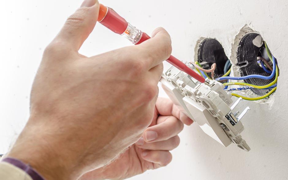 recherche travail électricien bâtiment Paris 7